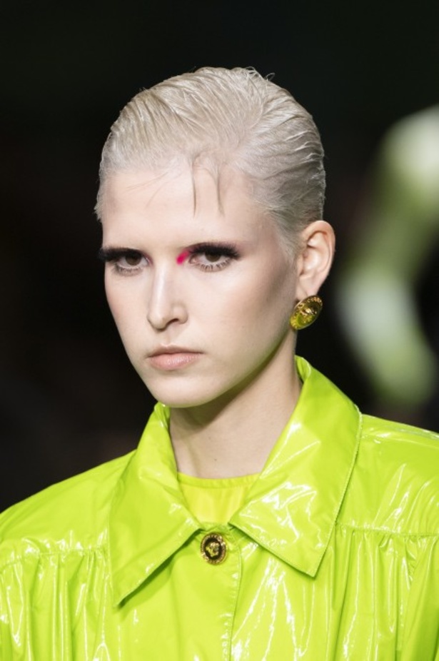 اسبوع الموضة في ميلان 2019 عرض أزياء VERSACE لربيع وصيف 2020