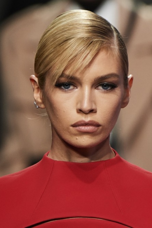 مجموعة فيرساتشي VERSACE لخريف وشتاء 2020-2021