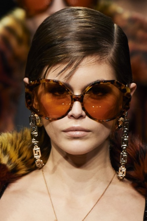 مجموعة فيرساتشي VERSACE لخريف وشتاء 2020-2021