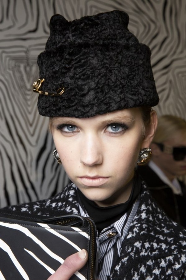 مجموعة فيرساتشي VERSACE لخريف وشتاء 2020-2021