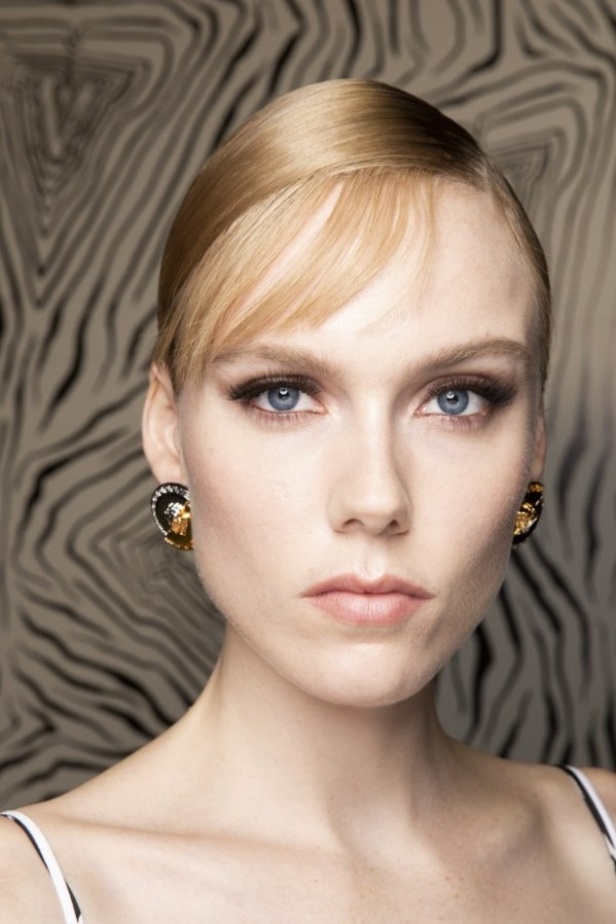 مجموعة فيرساتشي VERSACE لخريف وشتاء 2020-2021