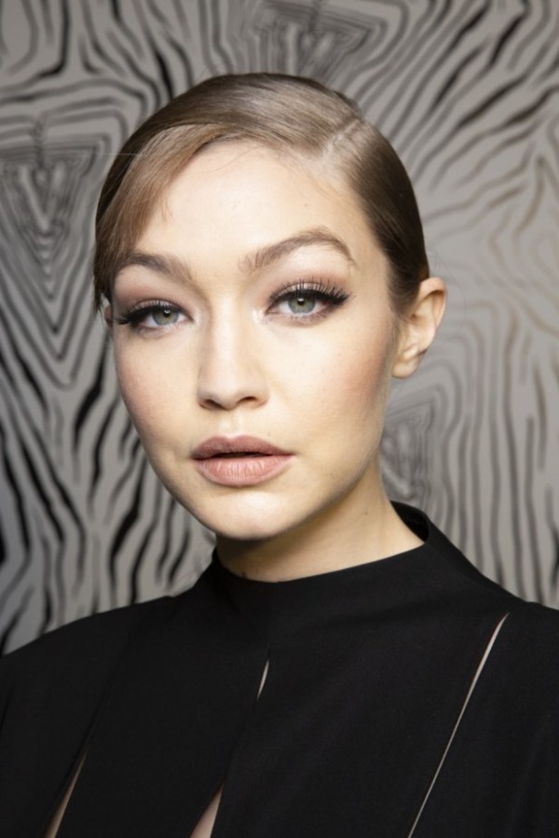 مجموعة فيرساتشي VERSACE لخريف وشتاء 2020-2021