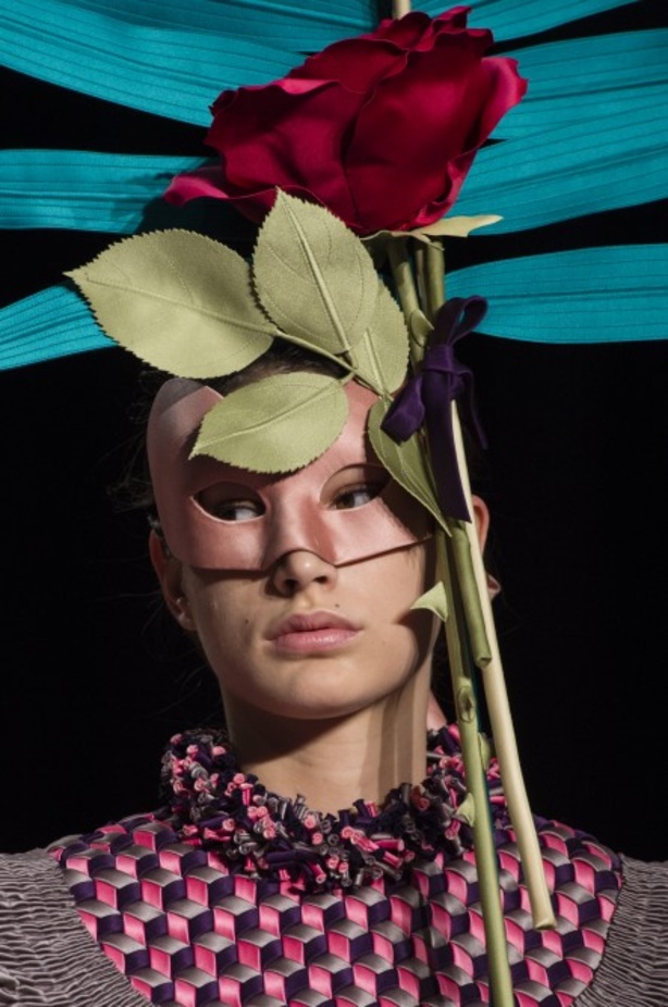 مجموعة فيكتور أند رولف للهوت كوتور لربيع و صيف 2018