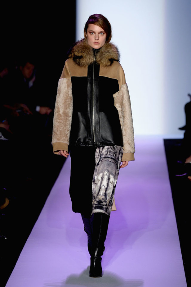 BCBGMAXAZRIA: أناقة عملية وبساطة راقية