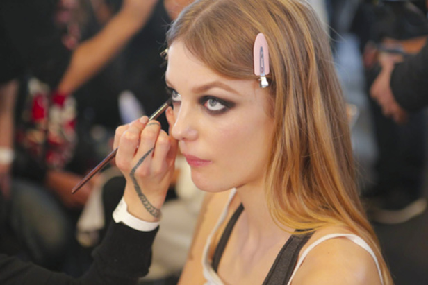 عرض فيرساتشي للأزياء الفاخرة لربيع وصيف 2016