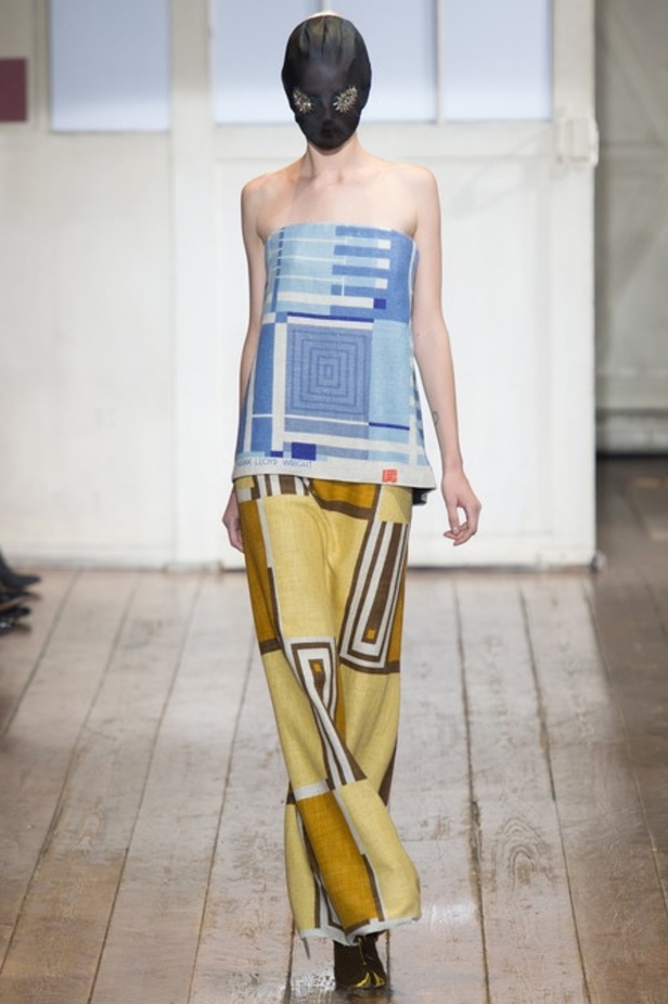 مزيج من الأقمشة الغريبة في مجموعة Maison Martin Margiela