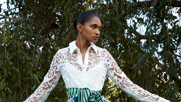 عرض ازياء badgley mischka في نيويورك لموسم ربيع وصيف 2021