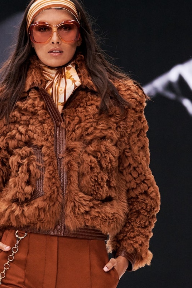 عرض ازياء مجموعة Zimmerman لصيحات موسم خريف وشتاء 2021 من اسبوع الموضة في نيويورك