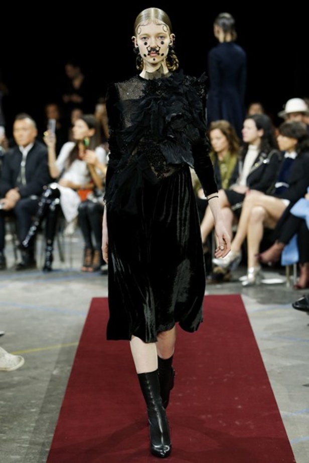 Givenchy بين الأسلوب الفيكتوري والهندي! 