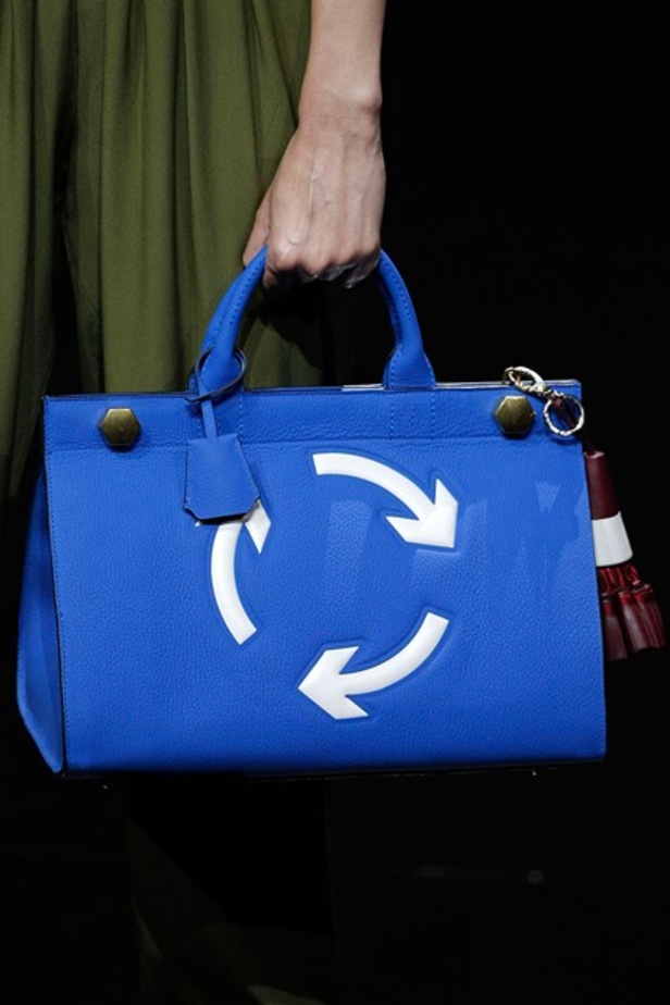 مجموعة Anya Hindmarch تراعي السلامة المرورية!