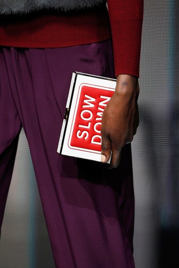 مجموعة Anya Hindmarch تراعي السلامة المرورية!