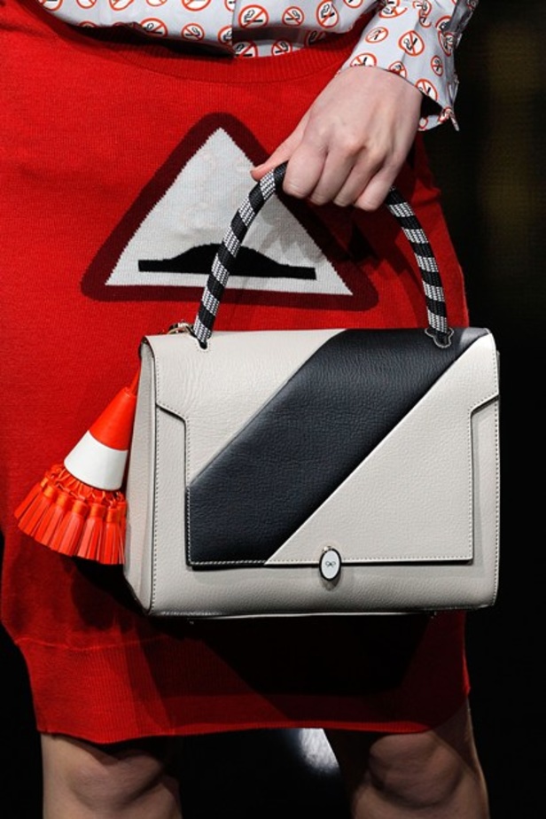 مجموعة Anya Hindmarch تراعي السلامة المرورية!