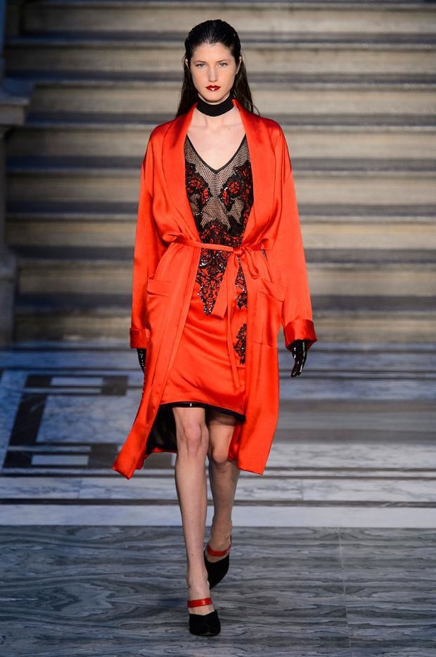 Julien Macdonald عاشق لموضة الشبك