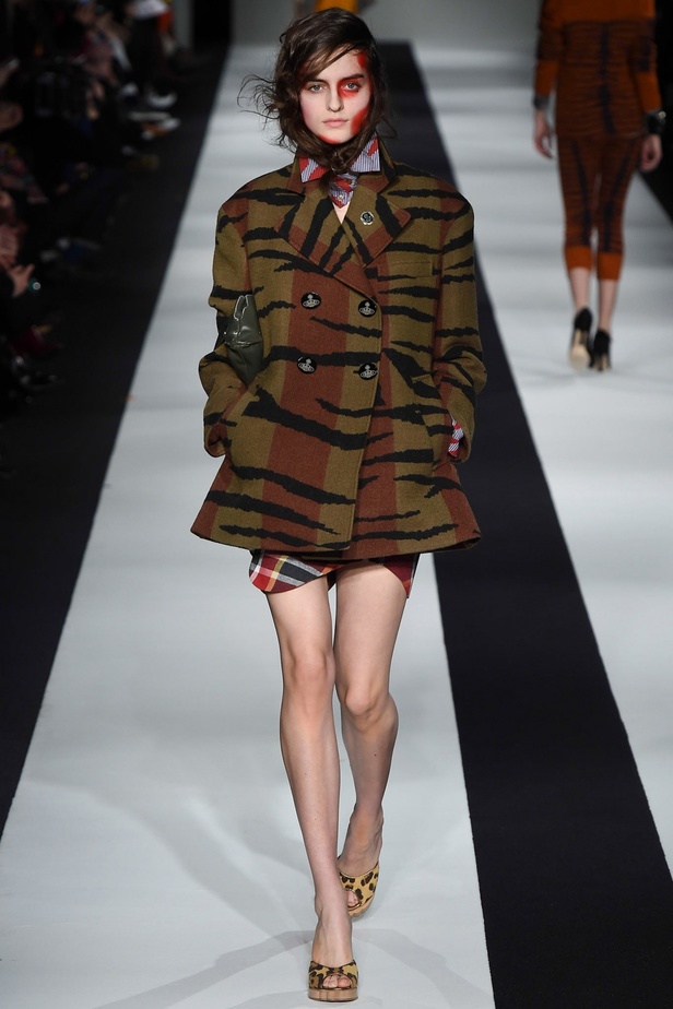 Vivienne Westwood Red Label....عرض مبهر ومفارق