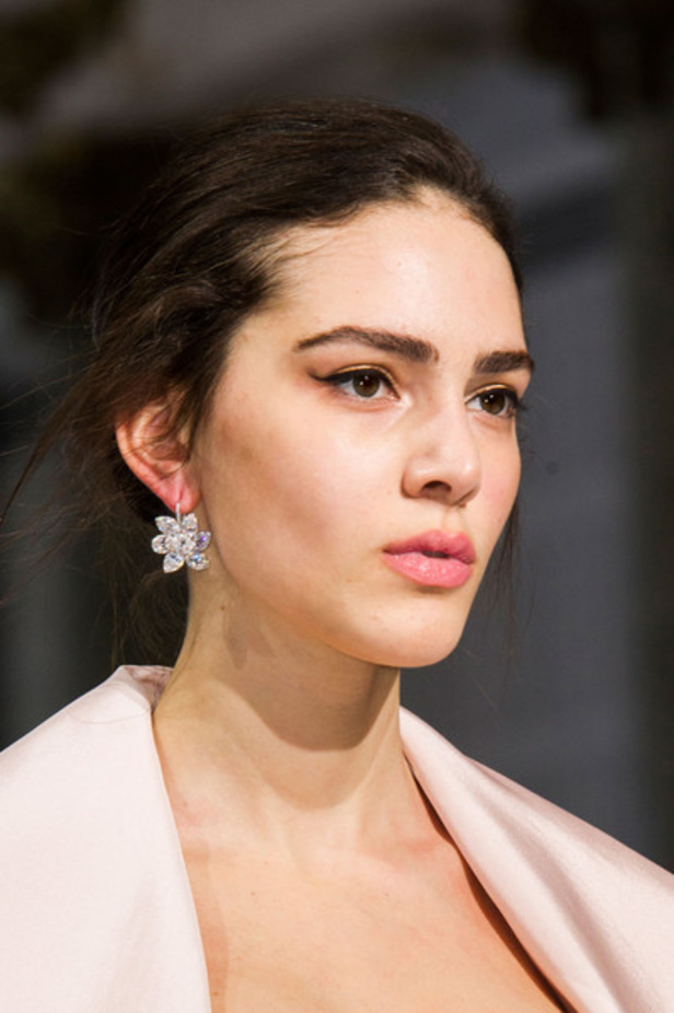 عرض "رالف أند روسو" للأزياء الفاخرة لربيع وصيف 2016