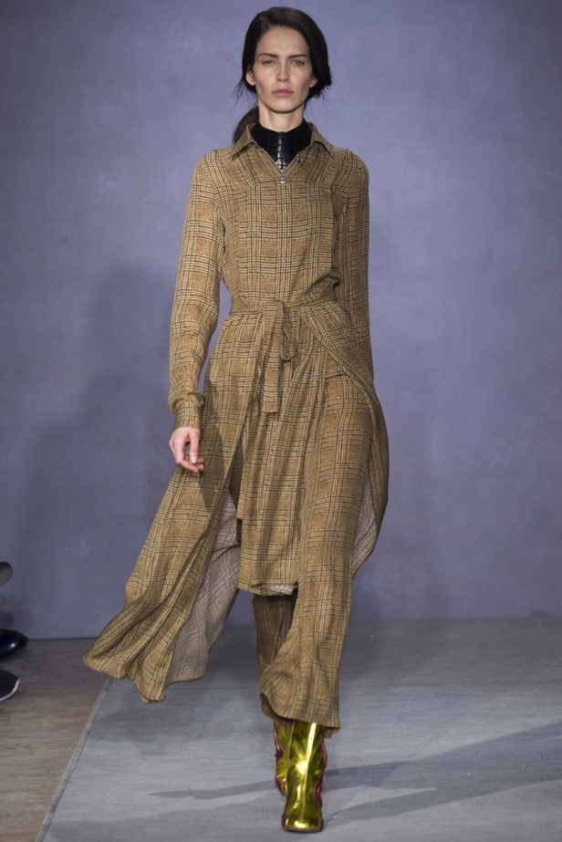 أناقة انكليزية من دار Martin Margiela الفرنسية