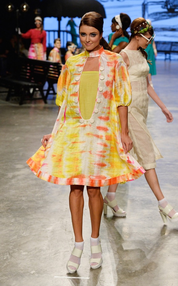 عرض ازياء Zaroon By Zareena لربيع و صيف 2016