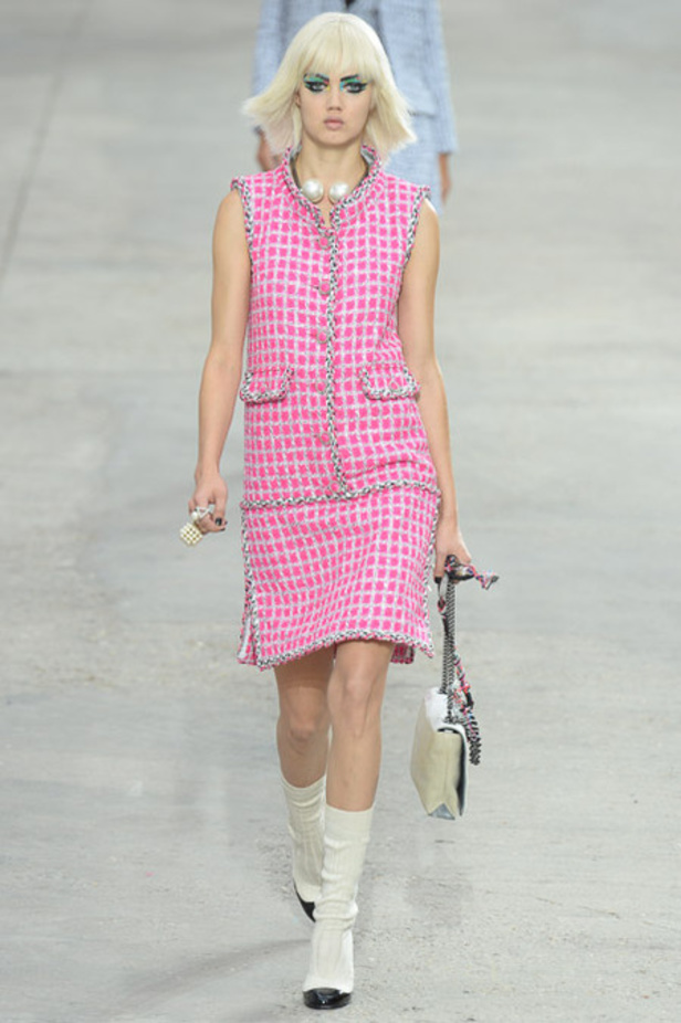 Chanel ترسم موضة الموسم