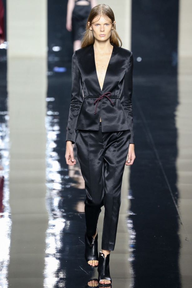 "كريستوفر كان" يبتعد عن الألوان القوية والنيون