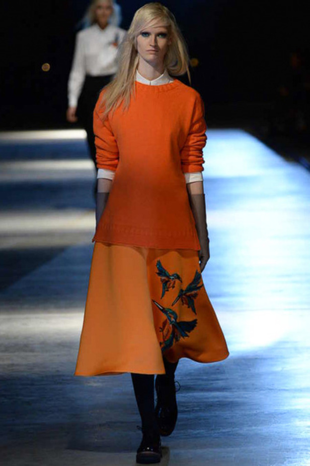 أزياء Giles... تفاصيل صغيرة تصنع الدهشة