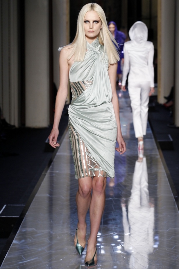 Atelier Versace الآلهة العصرية