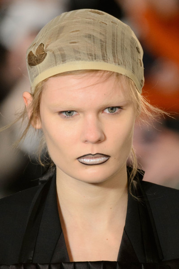 مجموعة فوضويّة وعشوائية لـMaison Margiela في عرض ربيع وصيف 2016