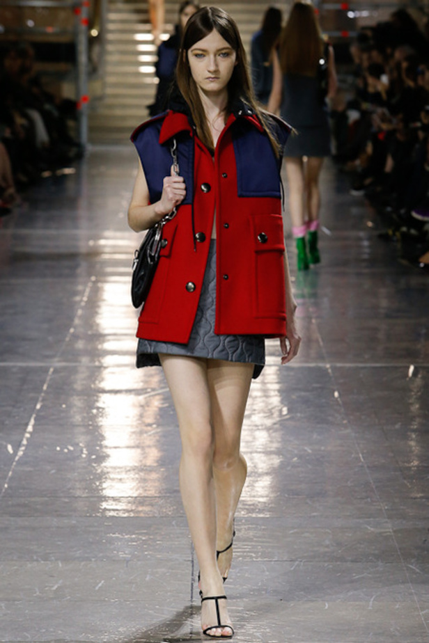 خريف Miu Miu... جمال بألوان السماء السبعة