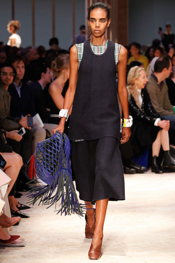 Celine أقمشة فريدة لانوثة ساحرة