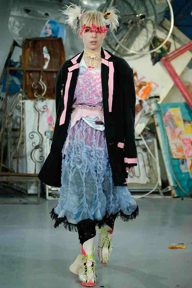 أرفضى كل القيود مع ربيع MEADHAM KIRCHHOFF