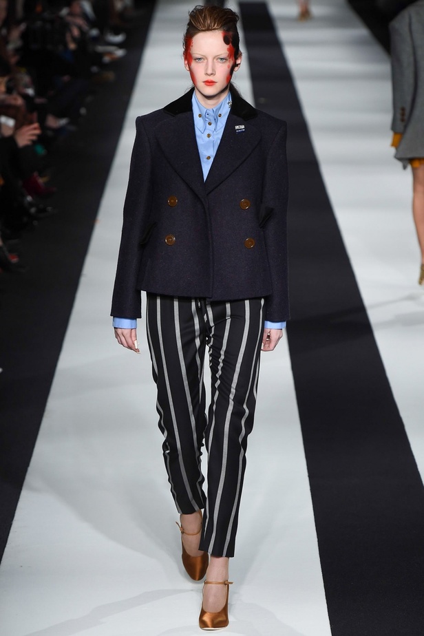 Vivienne Westwood Red Label....عرض مبهر ومفارق