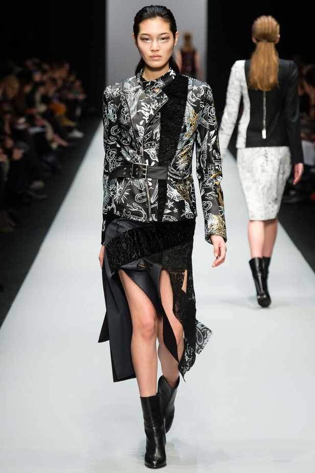 تصاميم بروح حسيّة ومتمرّدة في مجموعة Guy Laroche