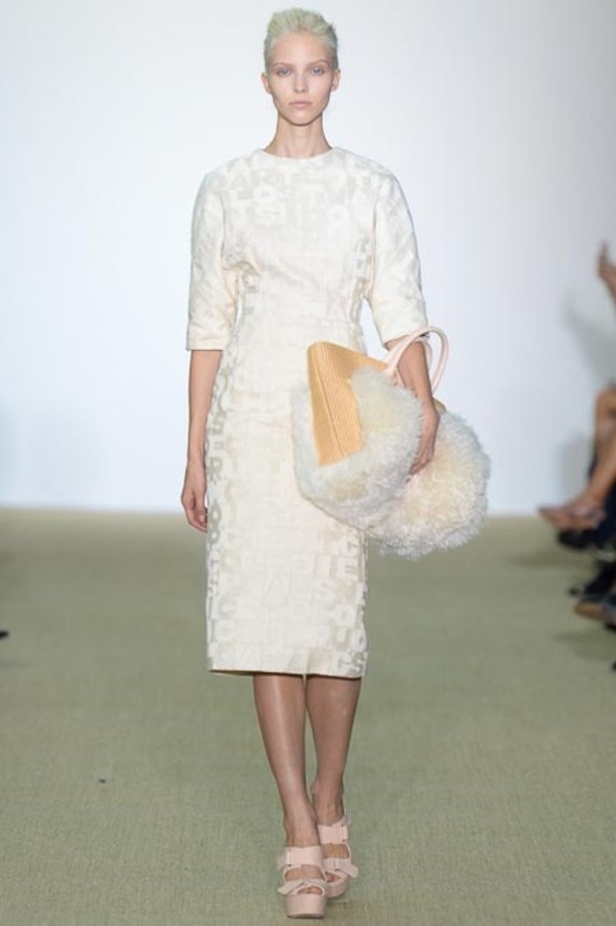 Giambattista Valli: السراويل القصيرة سحر الانوثة