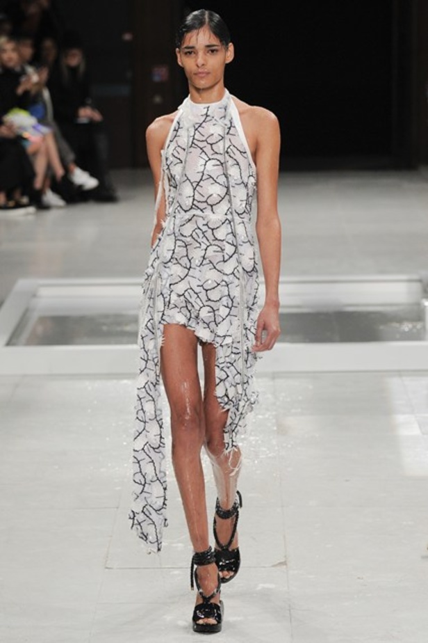 مجموعة Chalayan لربيع و صيف 2016