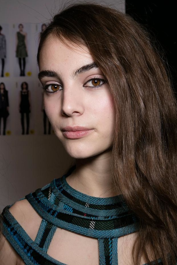 دار Hervé Léger تنتقل الى عالم الـPunk في مجموعة خريف 2016