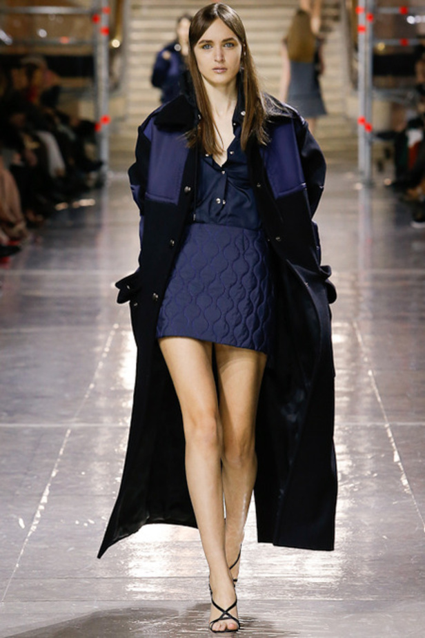 خريف Miu Miu... جمال بألوان السماء السبعة