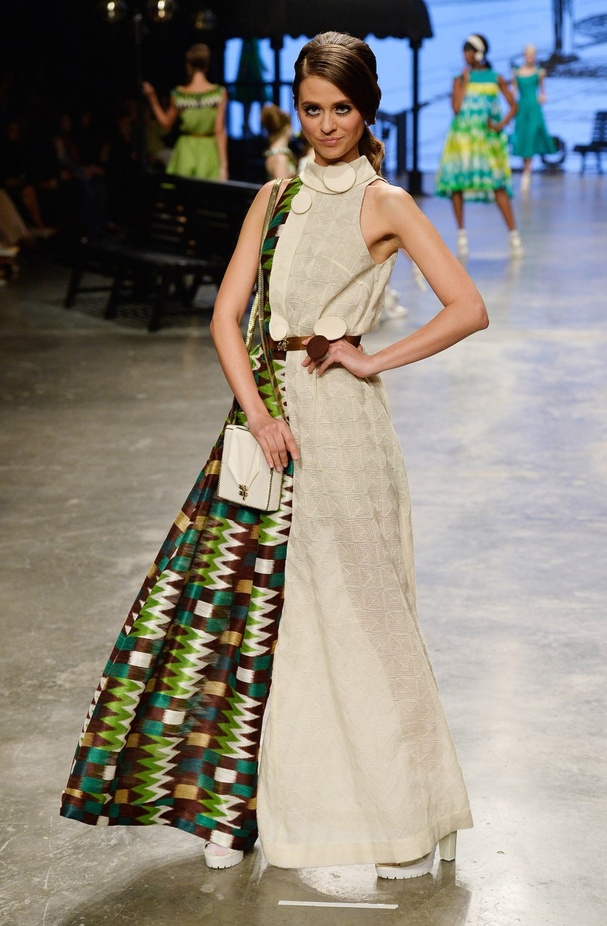 عرض ازياء Zaroon By Zareena لربيع و صيف 2016