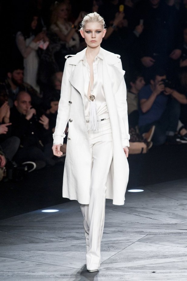 Roberto Cavalli... أناقة بسحر الغابات الاستوائية