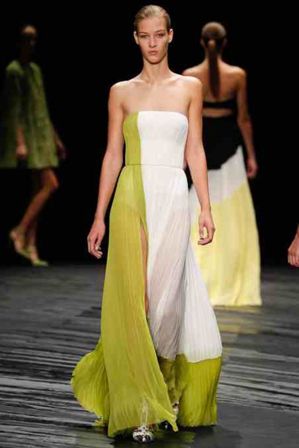 الفصول الأربعة تجتمع تحت سحابة J. MENDEL