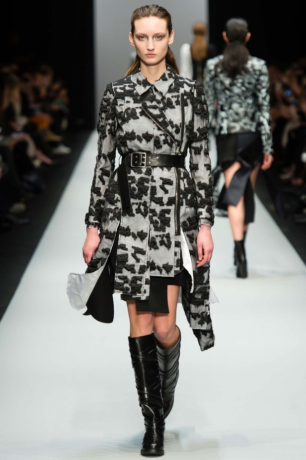 تصاميم بروح حسيّة ومتمرّدة في مجموعة Guy Laroche