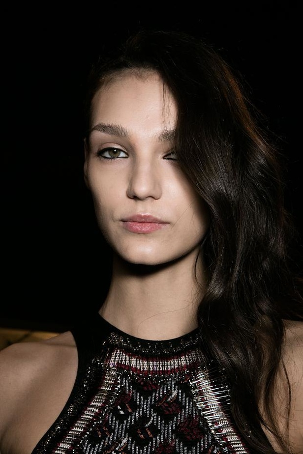 دار Hervé Léger تنتقل الى عالم الـPunk في مجموعة خريف 2016