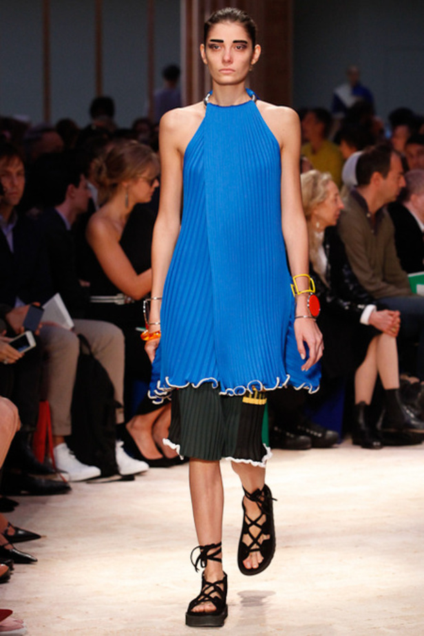 Celine أقمشة فريدة لانوثة ساحرة