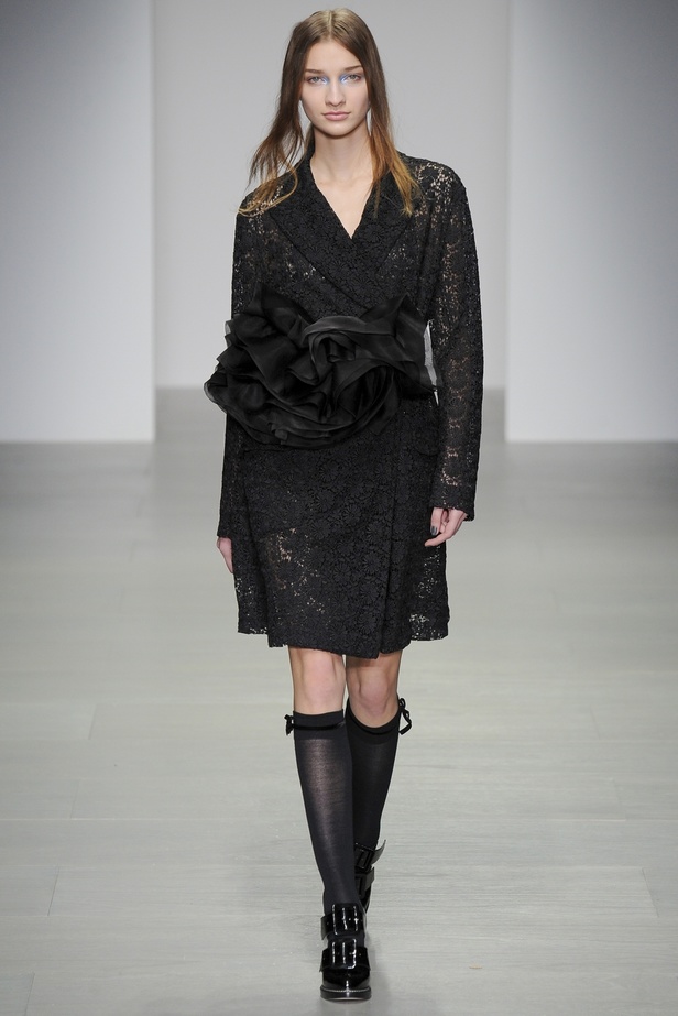 John Rocha رومانسية داكنة