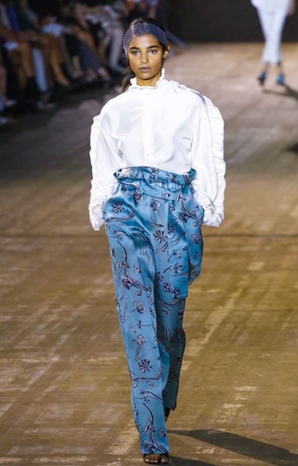 تصاميم تغرد بالحرية في مجموعة Phillip Lim