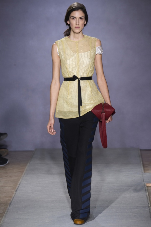 أناقة انكليزية من دار Martin Margiela الفرنسية