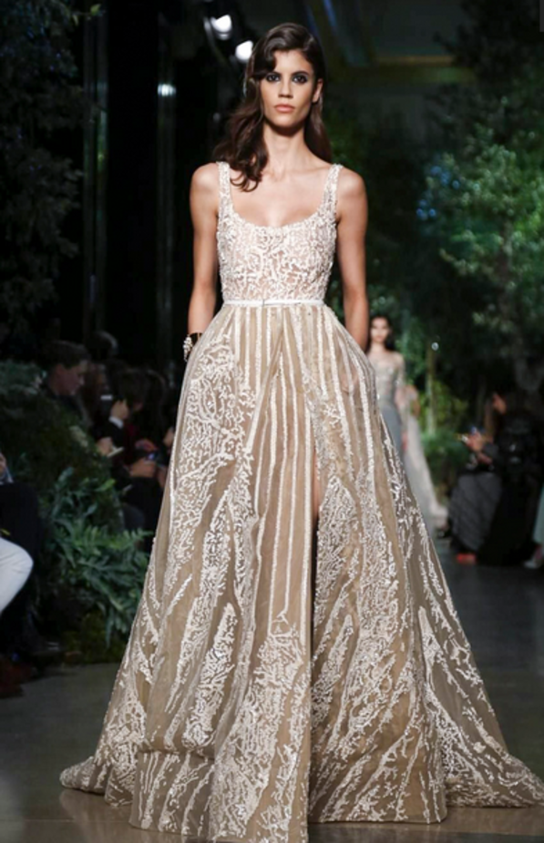 Elie Saab يمنح سندريلا سحر شهرزاد