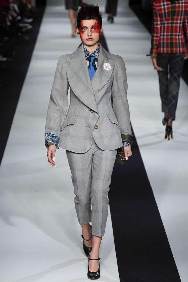 Vivienne Westwood Red Label....عرض مبهر ومفارق