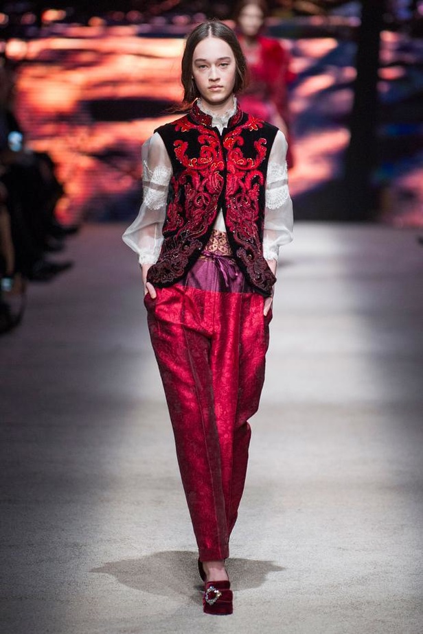 طلّة راقية في عالم التطريز مع Alberta Ferretti