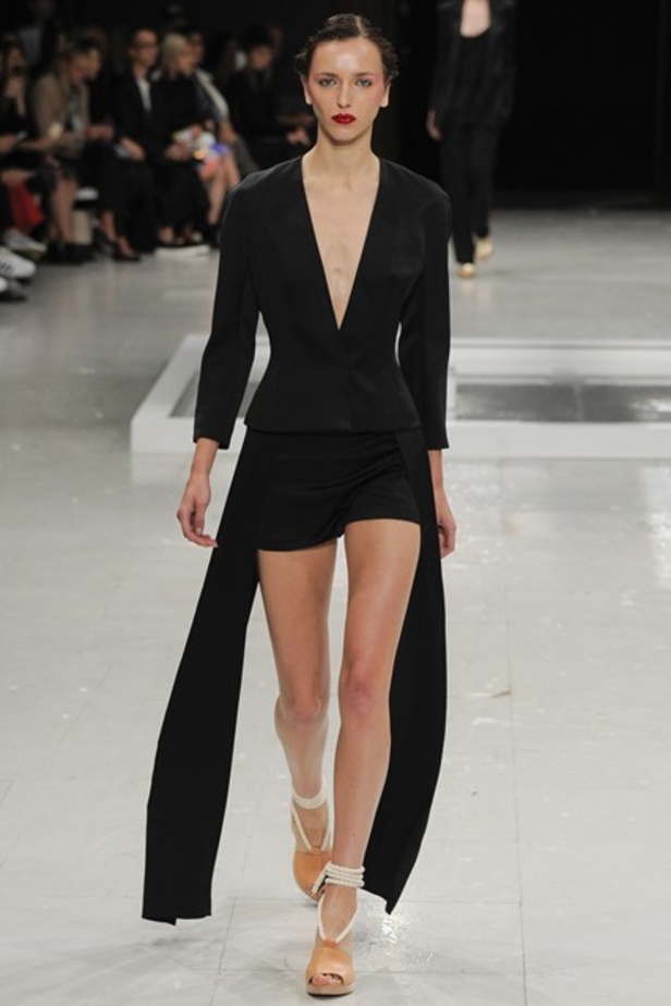 مجموعة Chalayan لربيع و صيف 2016