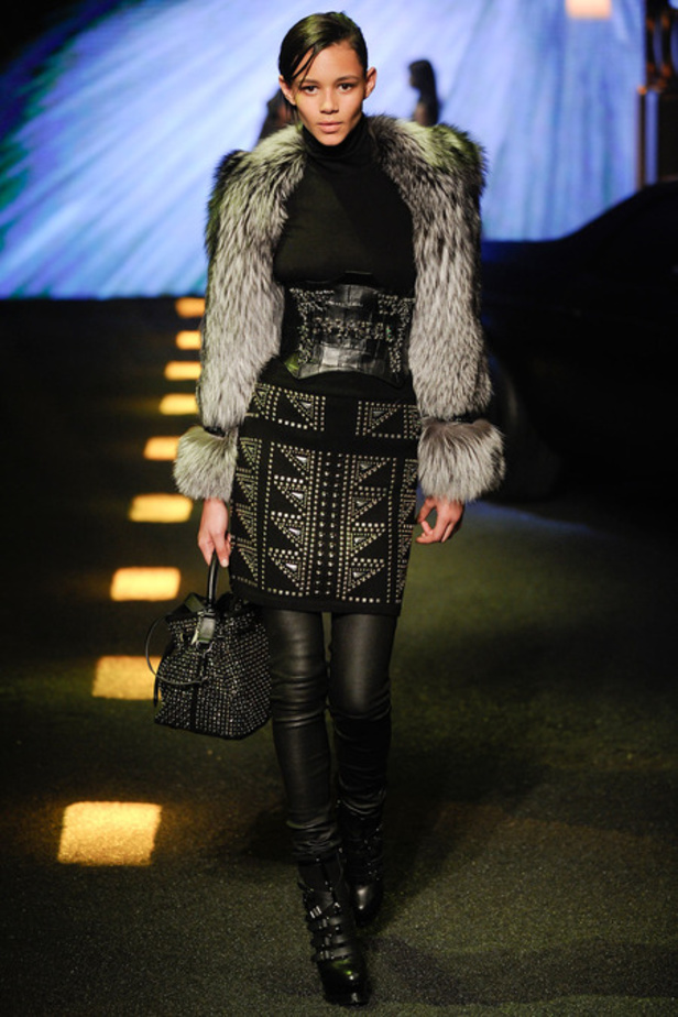 Philipp Plein: كوني أنيقة وصاخبة ودعي مسدسك جاهزا! 