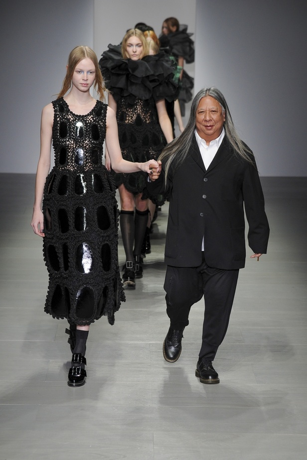 John Rocha رومانسية داكنة